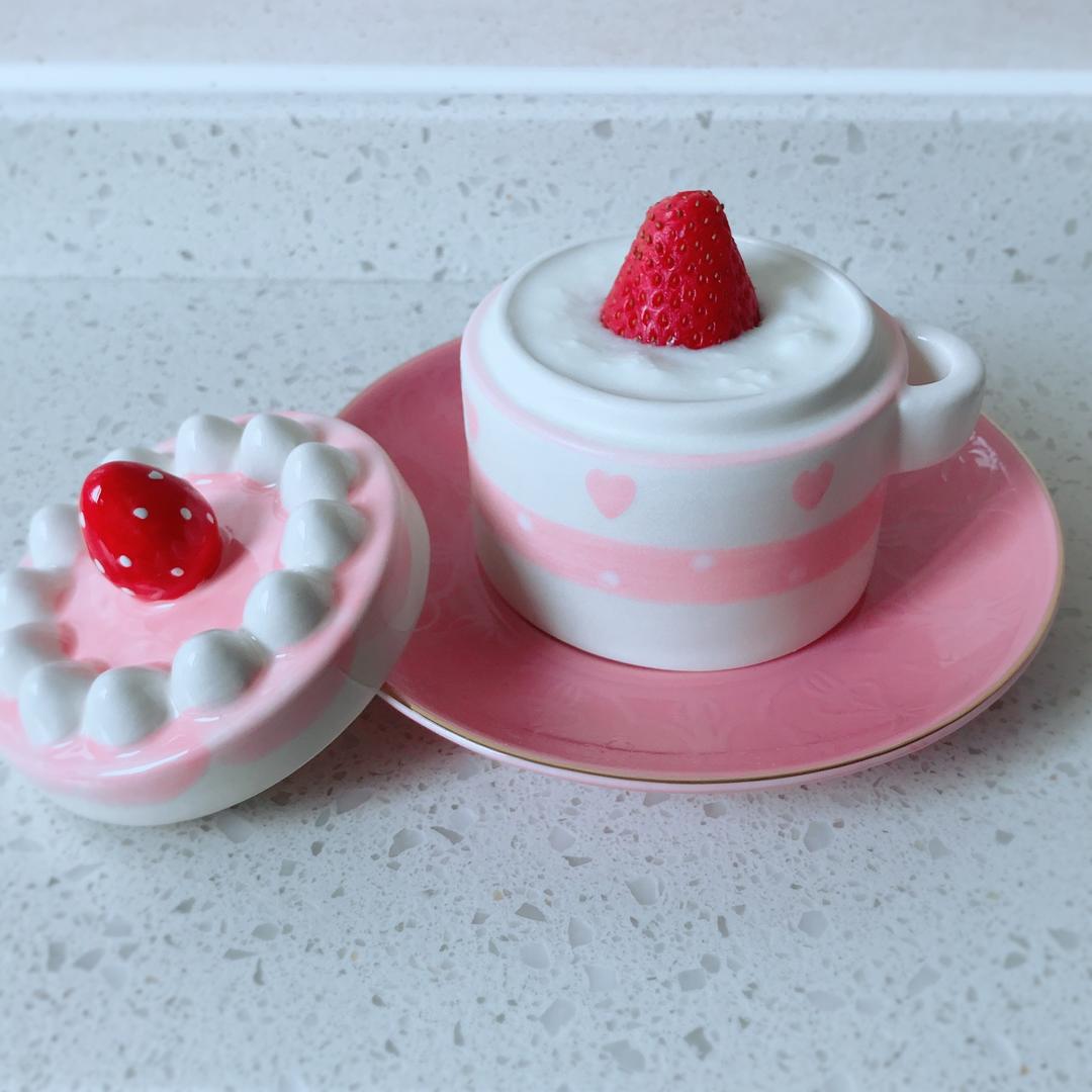 草莓慕斯 Strawberry mousse