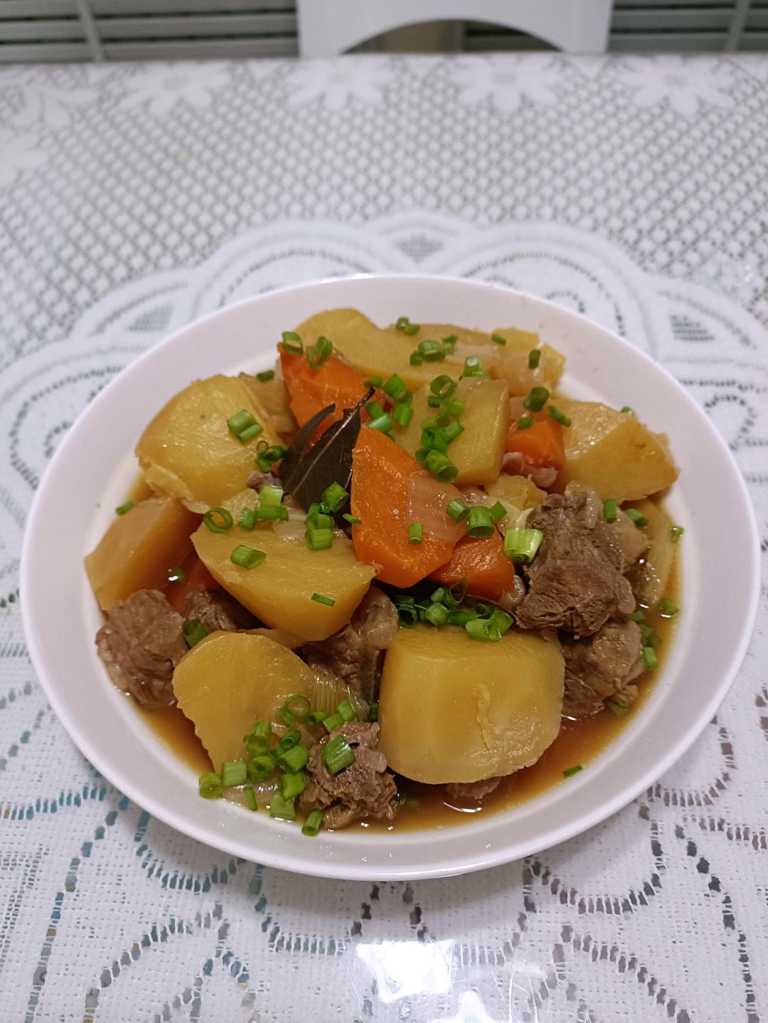 土豆炖牛肉（超级美味零失败全光盘）