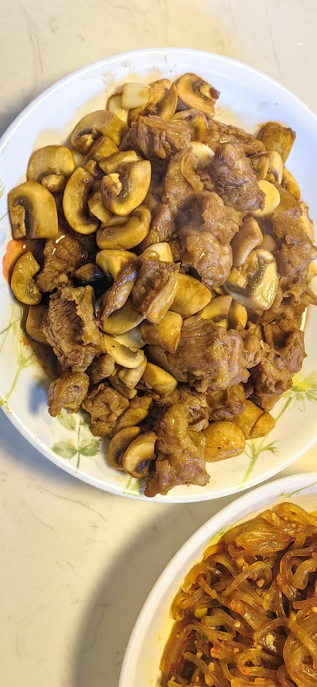 蒜香口菇牛肉粒