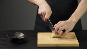玉米马蹄排骨汤 | 爸爸厨房 VOL . 92  玉米 马蹄 排骨 胡萝卜的做法 步骤3
