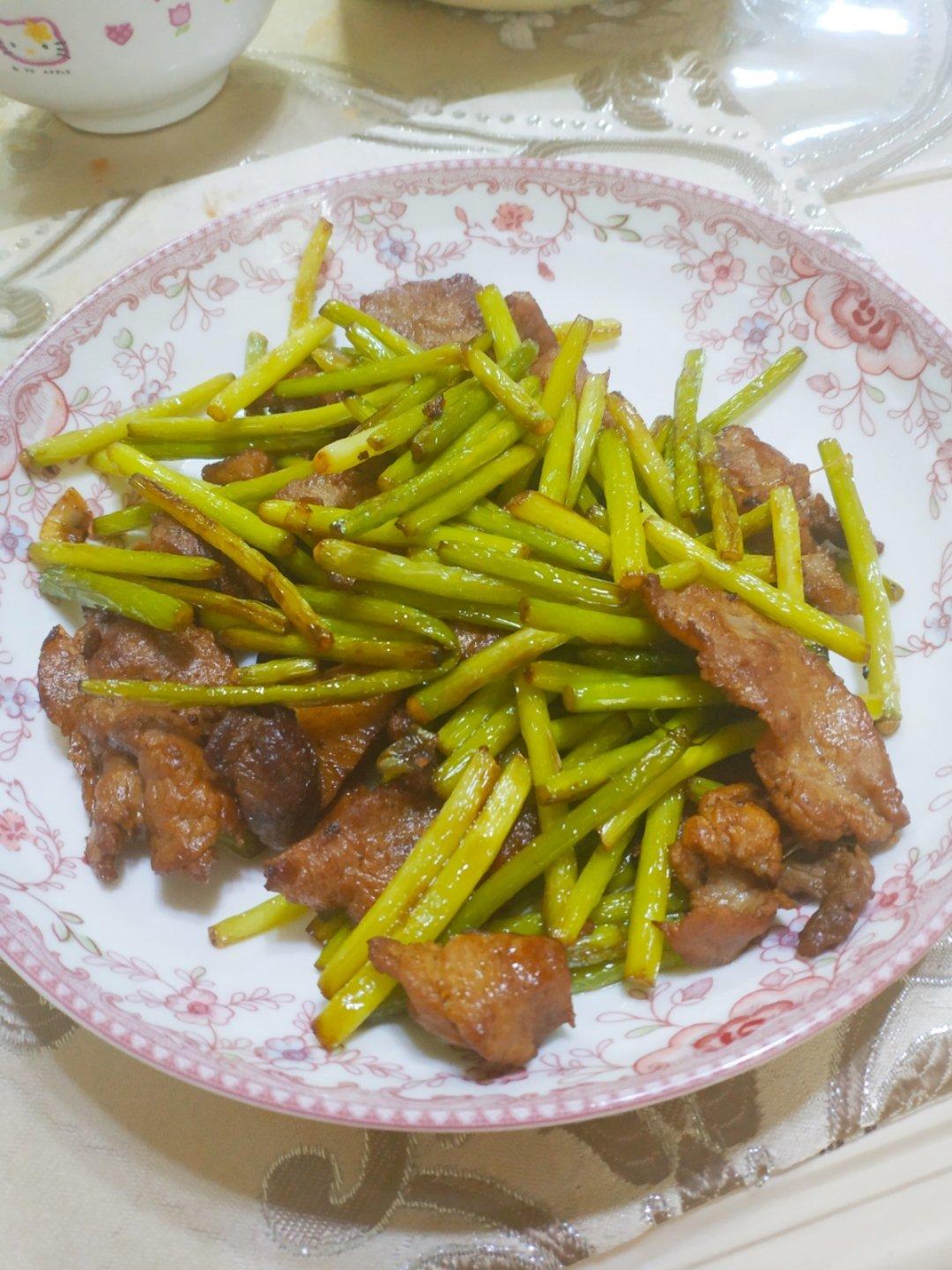 蒜苔炒肉-新手下厨 Fried Pork & Garlic