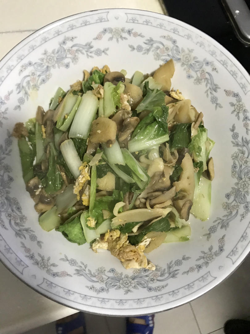 300大卡吃到撑 / 鲜美蘑菇烩青菜