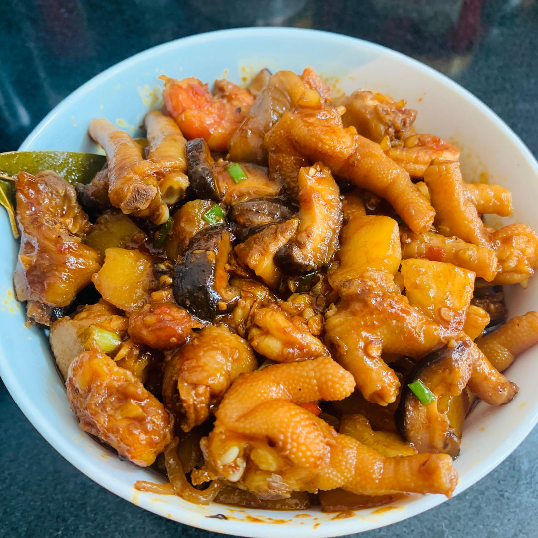 比胖哥俩还好吃的明虾鸡爪煲