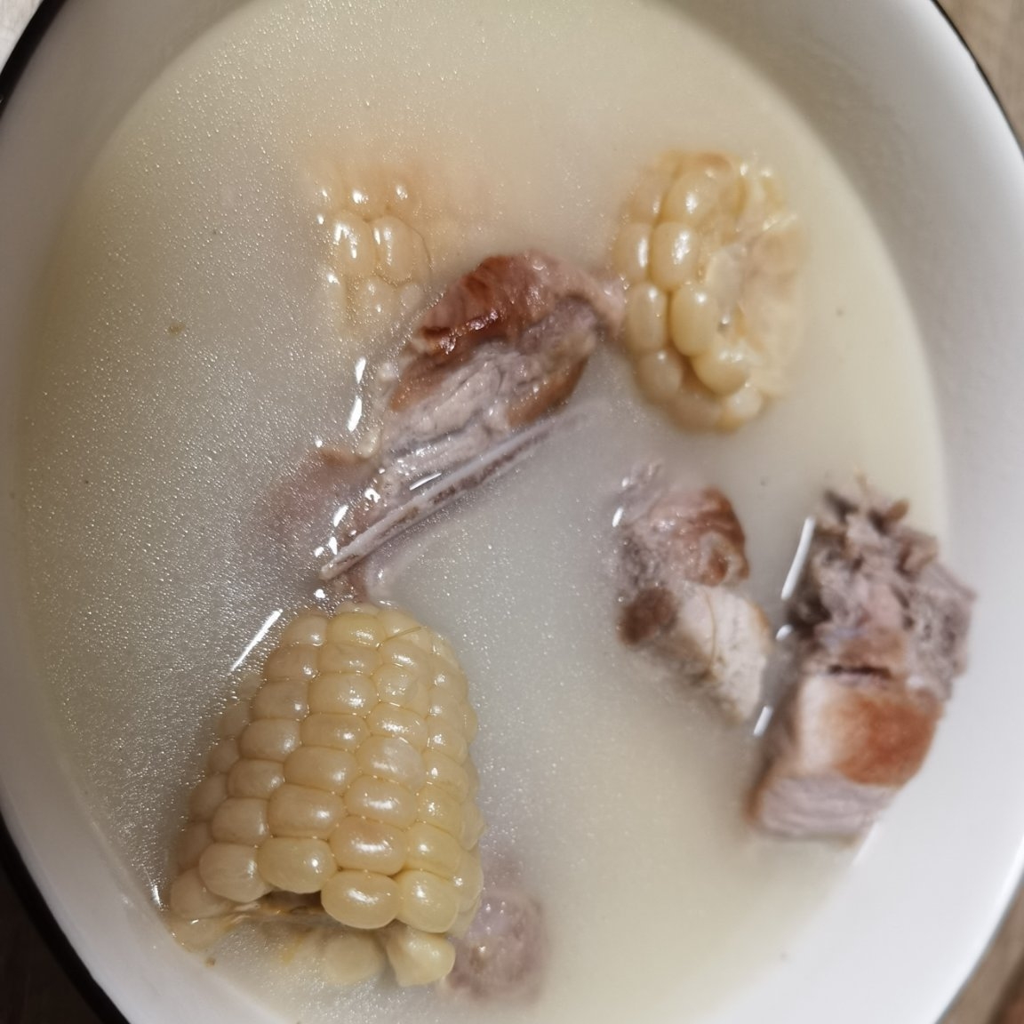 无调料 清香可口的玉米排骨汤