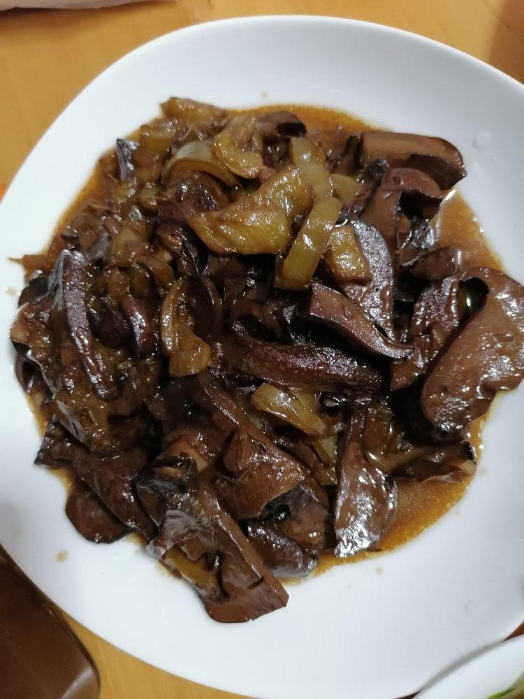 爆炒牛肝菌