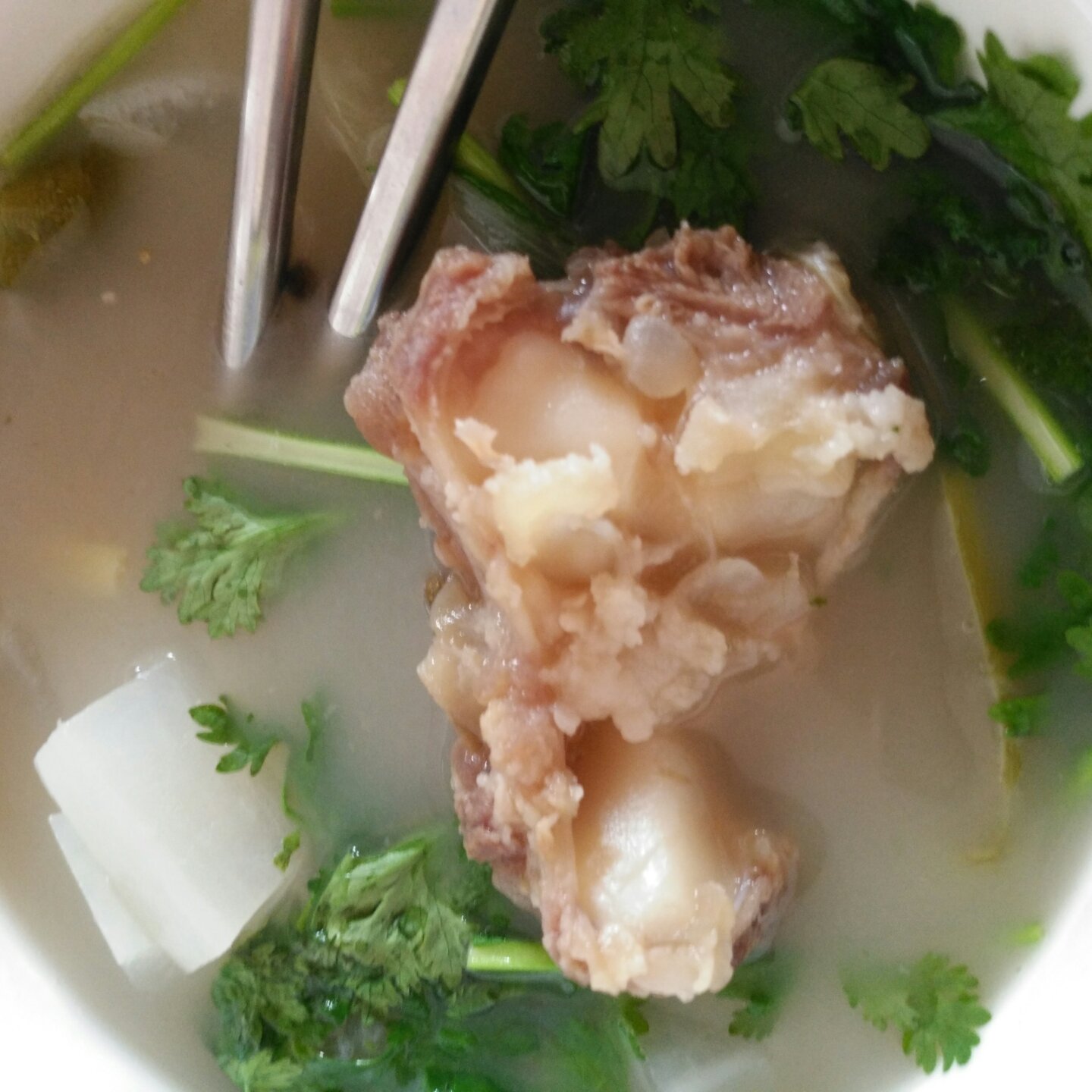 白萝卜羊腿骨汤