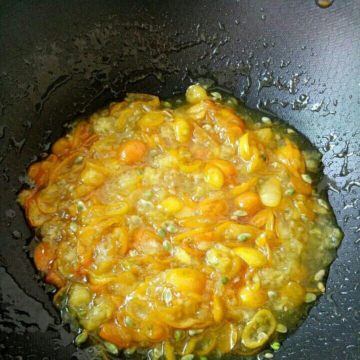 金桔酱润肺止咳化痰疗效好。金桔酱。