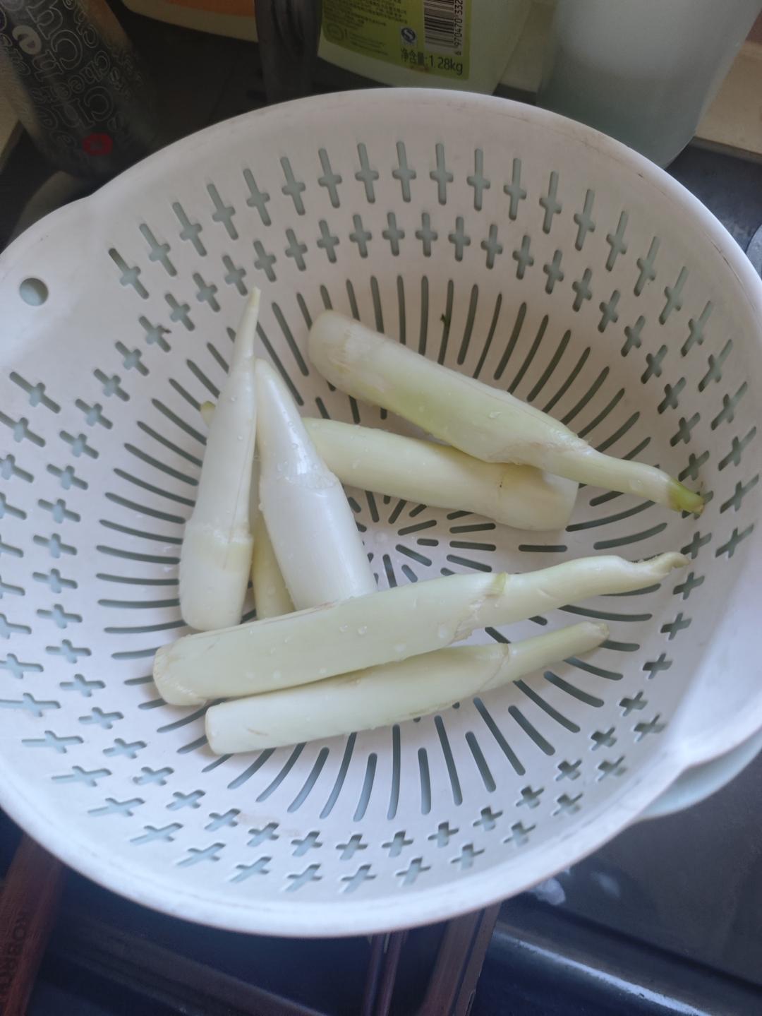 凉拌茭白