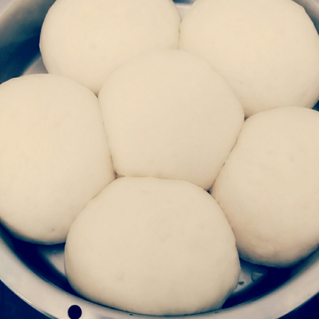 在面包机帮助下蒸馒头