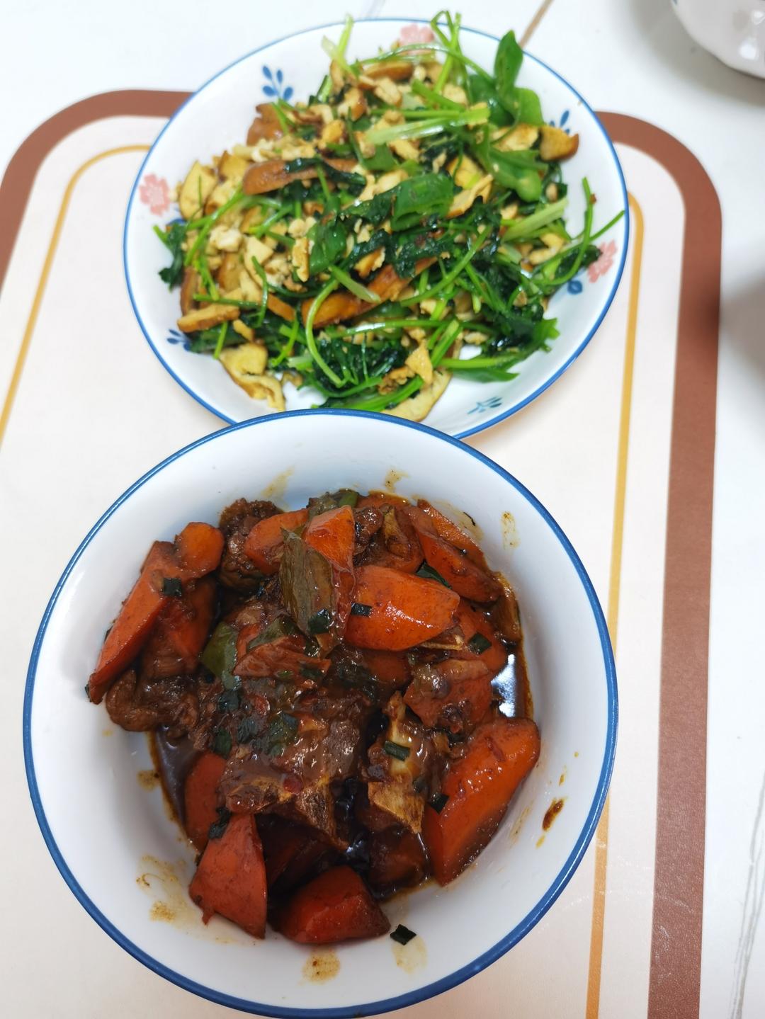 四川红萝卜烧排骨