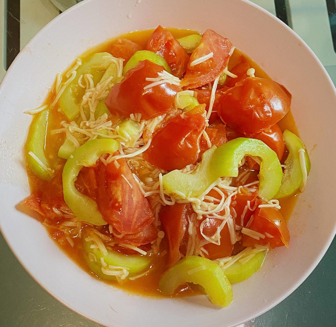 西红柿炒西葫芦