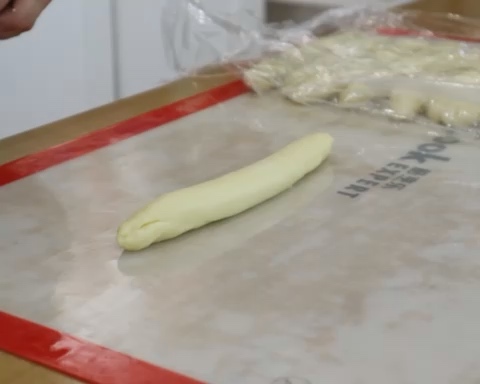 芝士肠仔包 香肠面包 万能咸面包配方 快手整形方法 玛捷斯的做法 步骤7