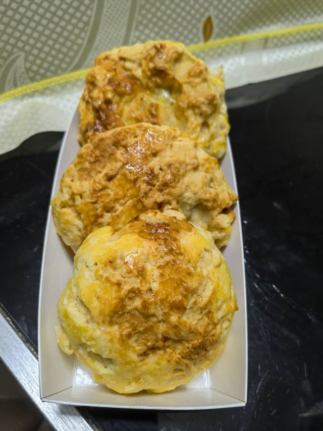 好吃到炸裂的港式菠萝包（附带制作酥皮的小视频）