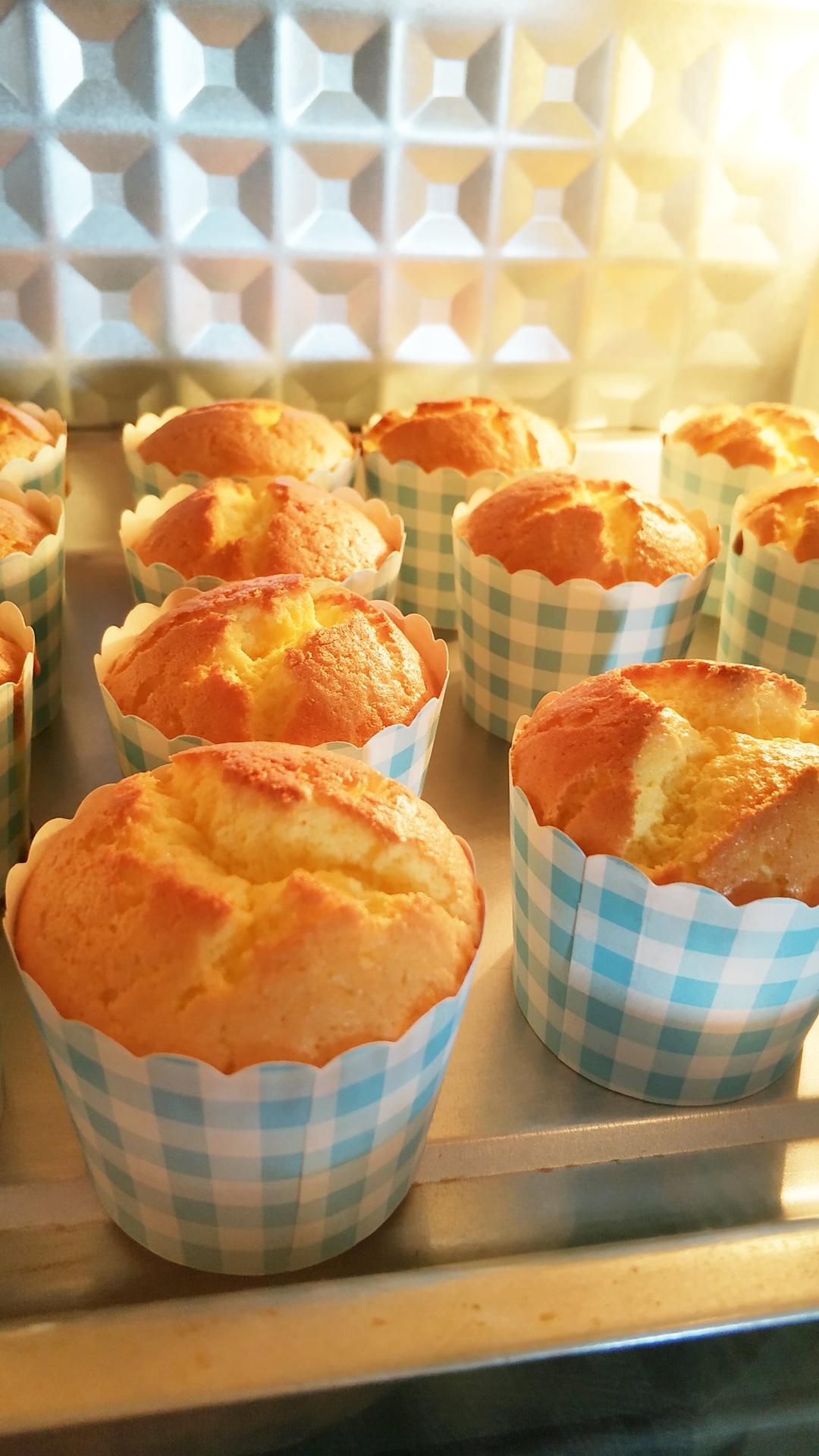 纸杯蛋糕 8寸戚风蛋糕的量