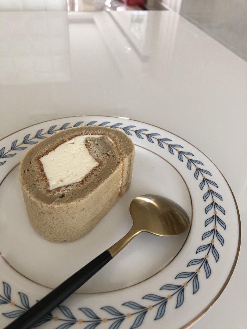 咖啡控们的最爱：咖啡戚风蛋糕卷