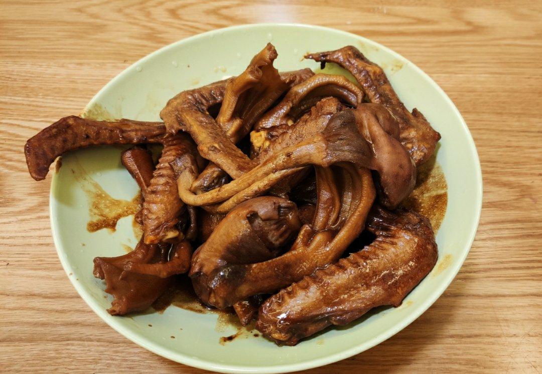 焖鹅掌