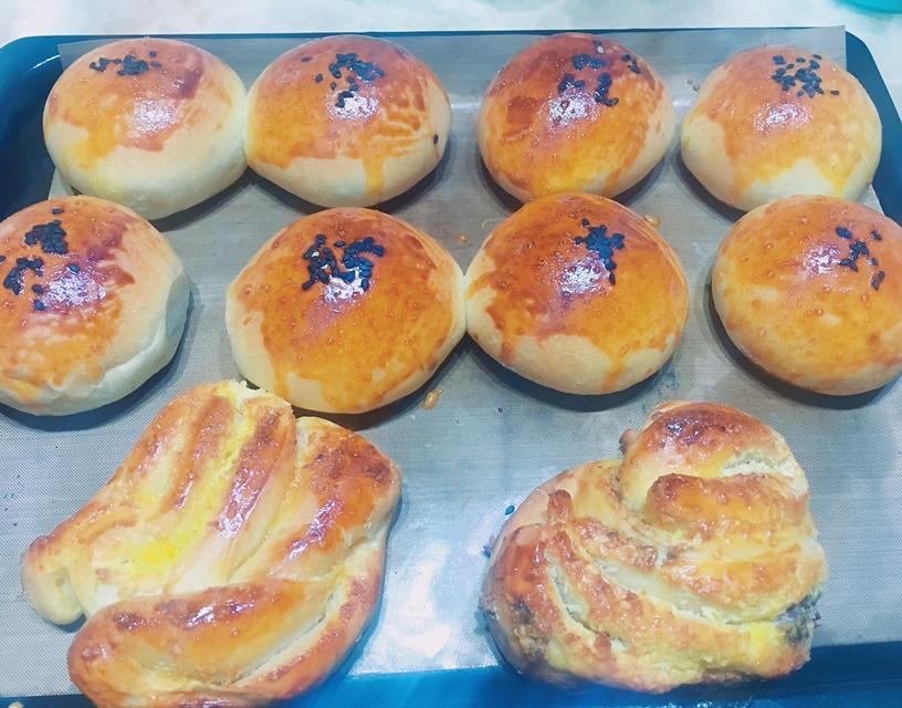 绵软清甜的豆沙小餐包