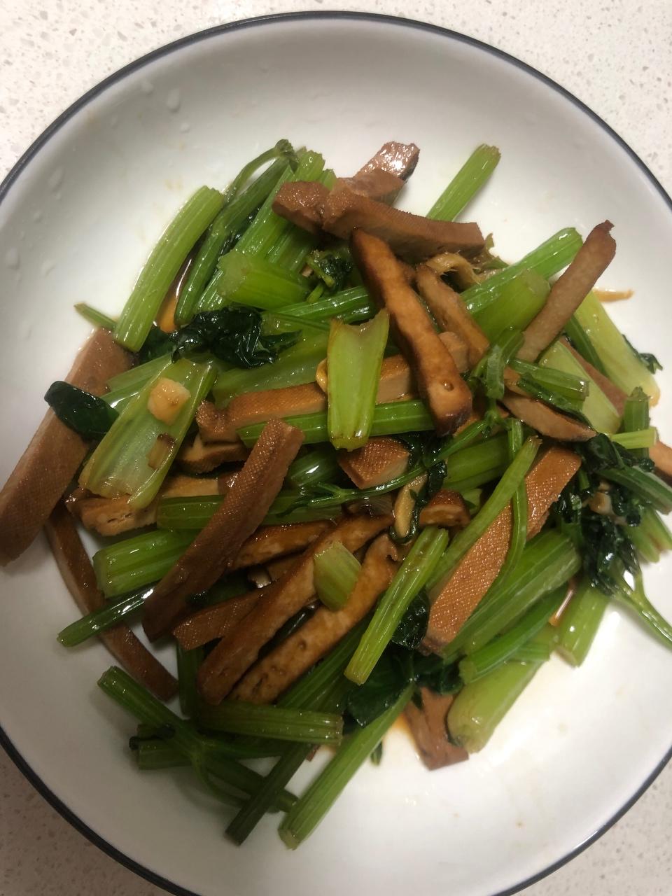 芹菜炒香干