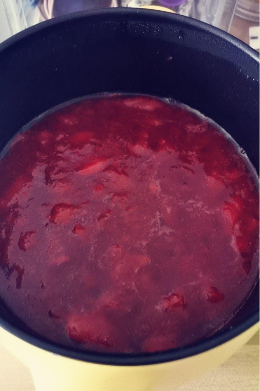 自制草莓酱（孩子爱吃的不得了）