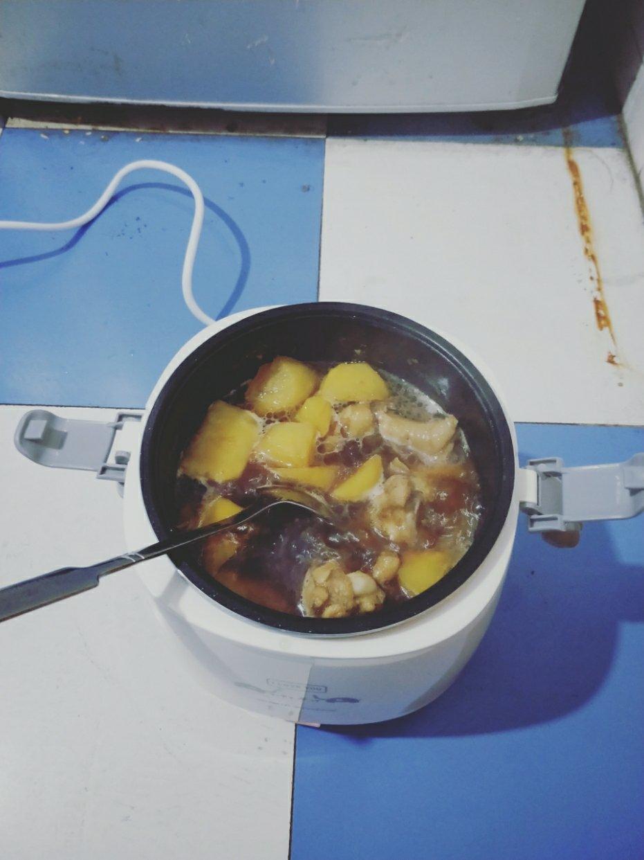 电饭锅土豆炖翅根