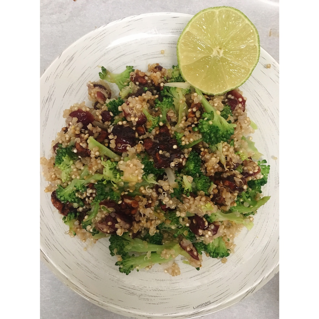 蔓越莓坚果风味藜麦沙拉Cranberry Quinoa Salad with Candied Walnuts