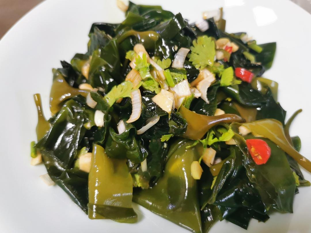 美味简单的凉拌嫩海带苗