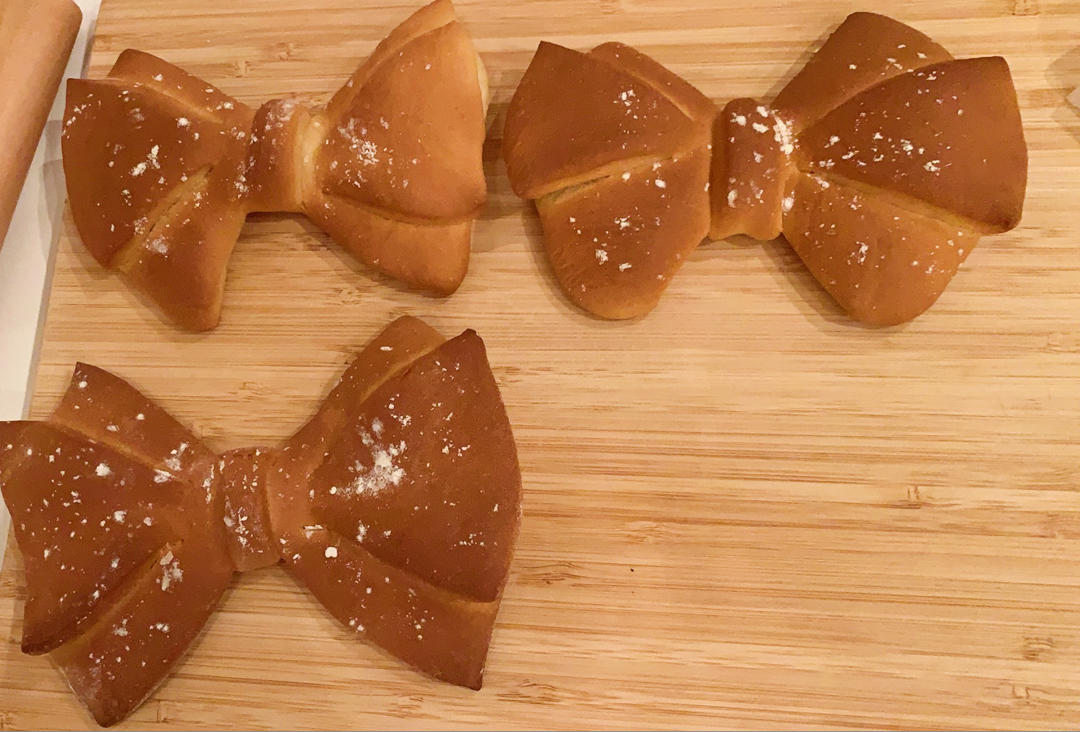 老夫的少女心蝴蝶结面包