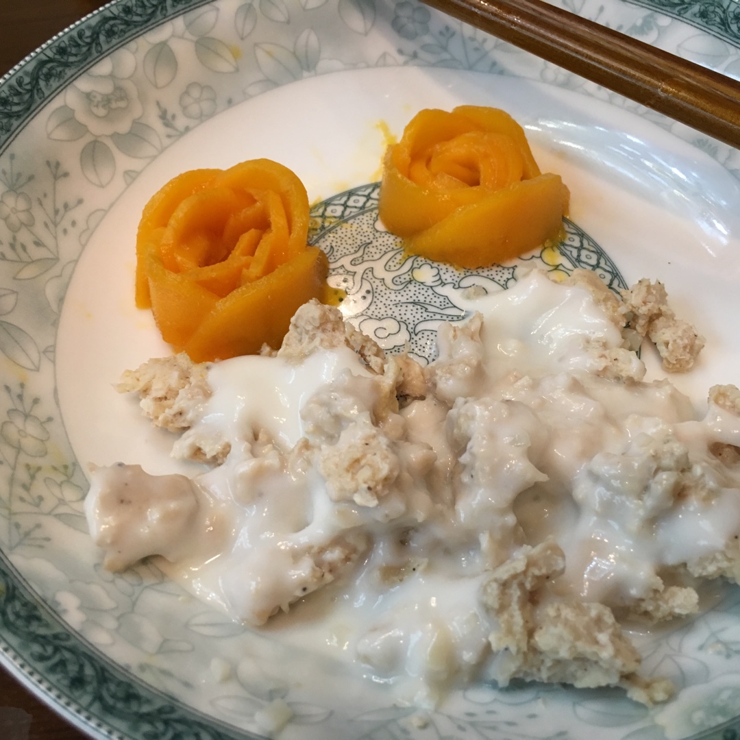 芒果烤鸡胸沙拉