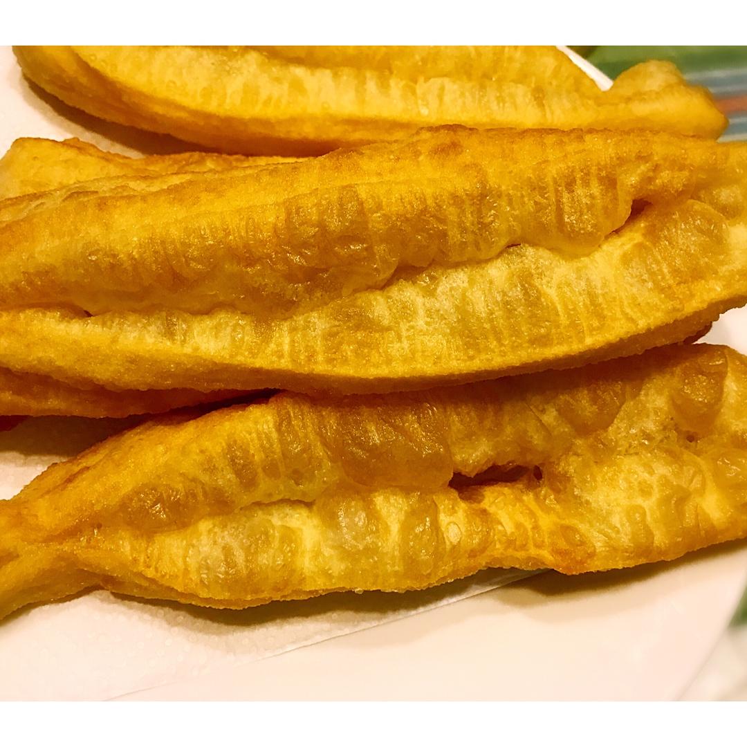 （视频菜谱）自制蓬松 炸油条