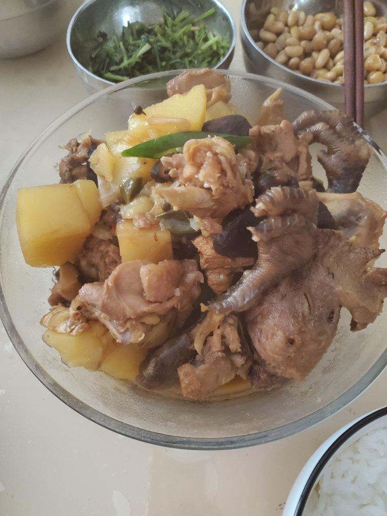 好吃到原地爆炸的黄焖鸡