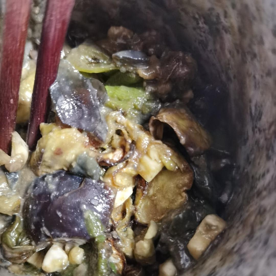 擂辣椒皮蛋茄子