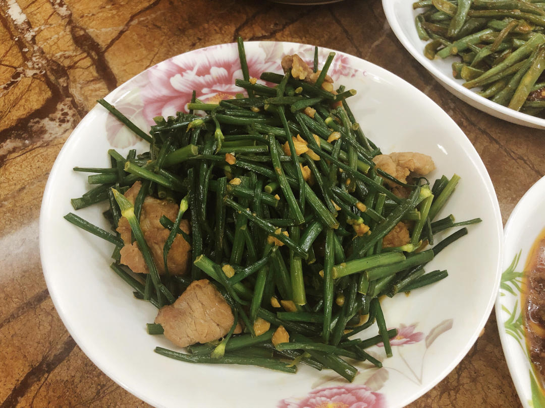 韭菜花炒肉