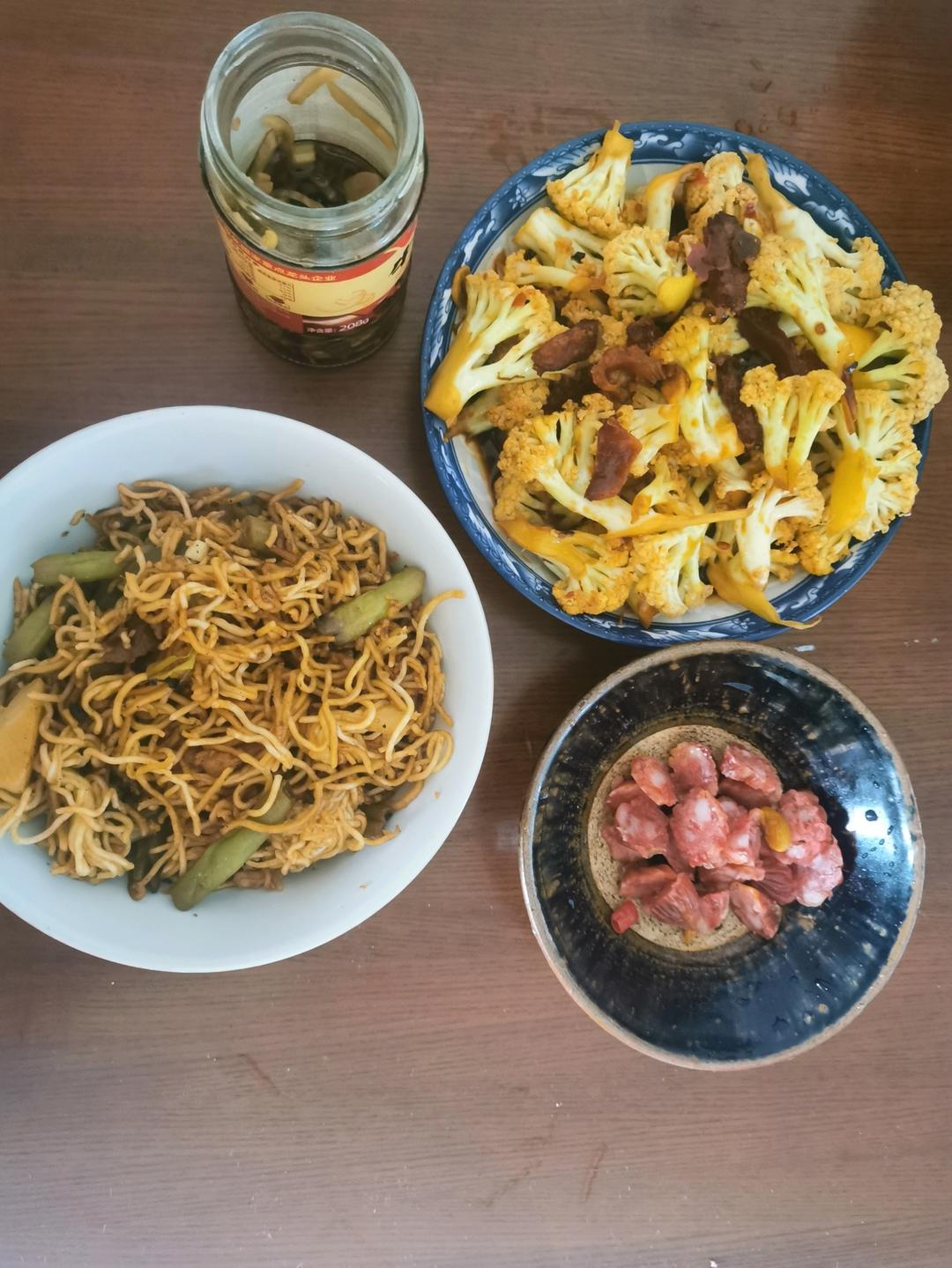 家常菜‼️做法简单 ‼️干锅腊肠花菜‼️巨下饭‼️