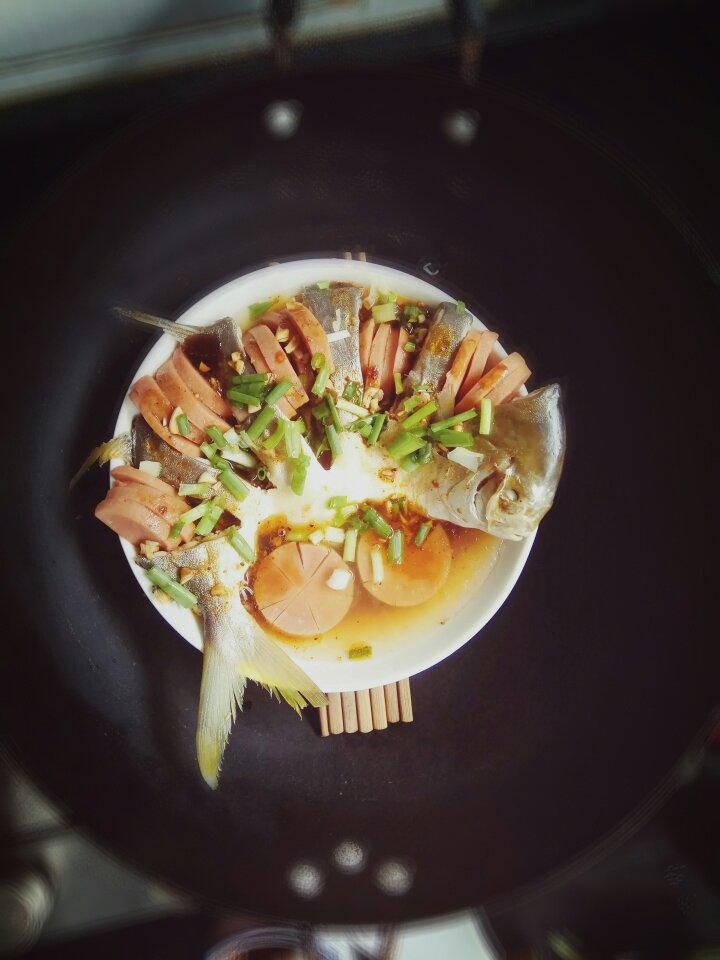 手机用户1056zfh3做的火腿蒸鲈鱼