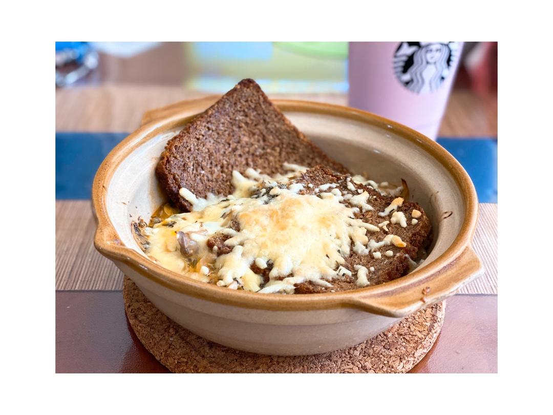 焦香洋葱口蘑蛋焗欧包【健康一锅端】