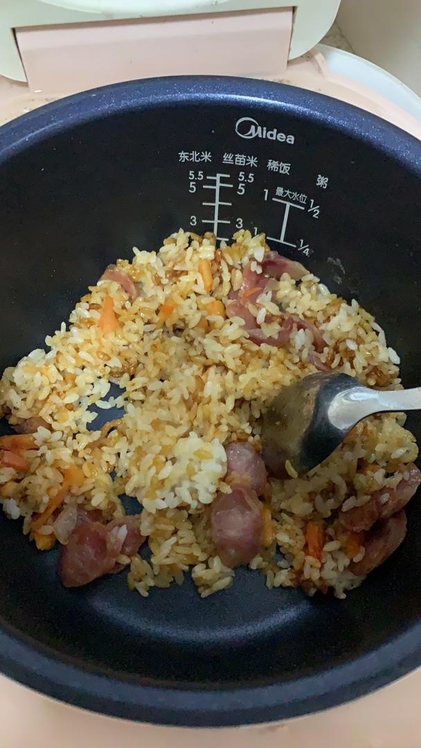 广式腊味煲仔饭（腊肠电饭锅版）