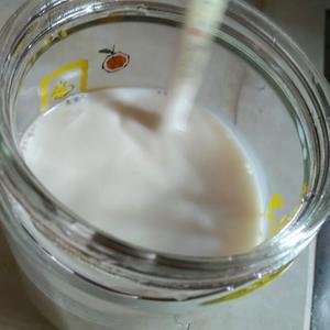 电饭锅酸奶，很容易的做法 步骤2