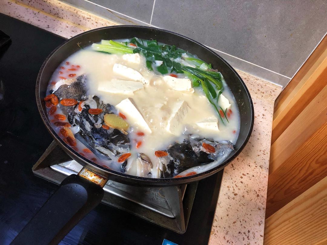 鱼头豆腐汤