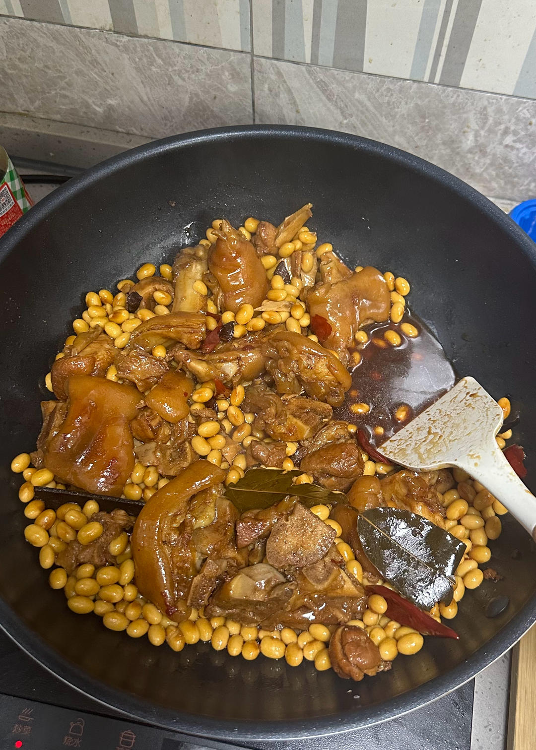 流口水的黄豆炖猪蹄