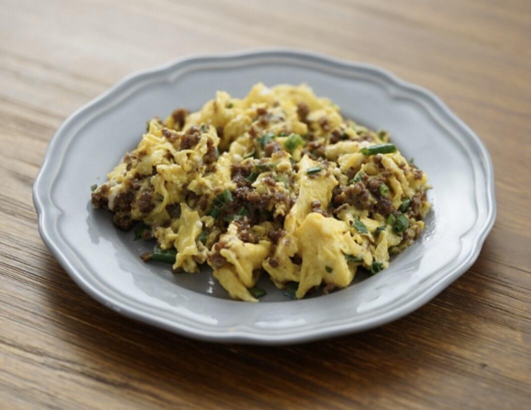 免治牛肉炒滑蛋的做法