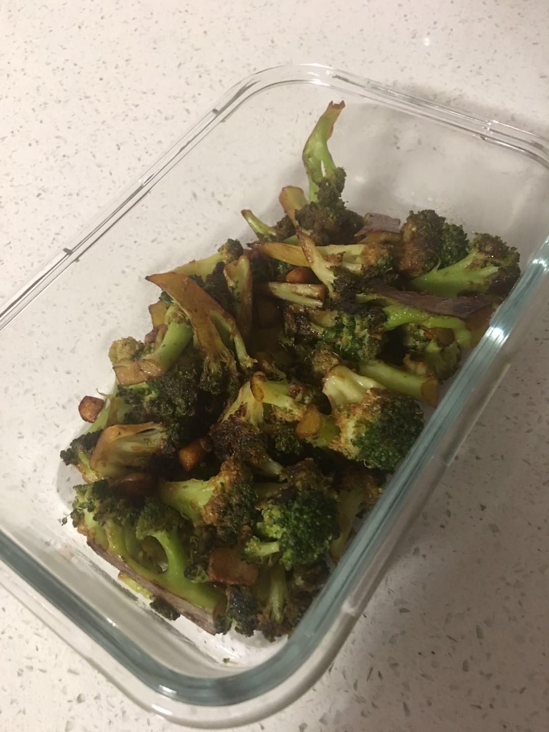 蒜香西兰花炒脆皮肠