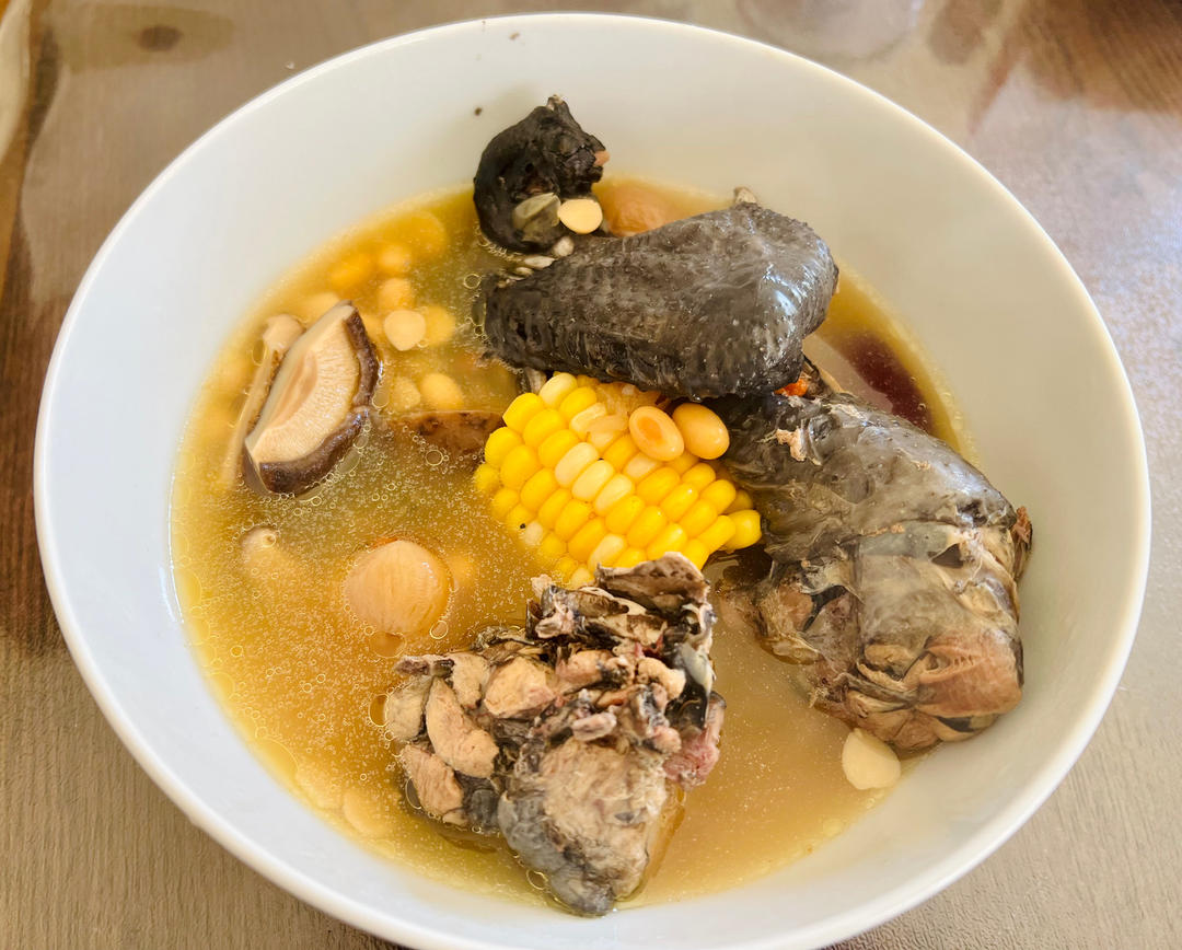 枸杞红枣乌鸡汤