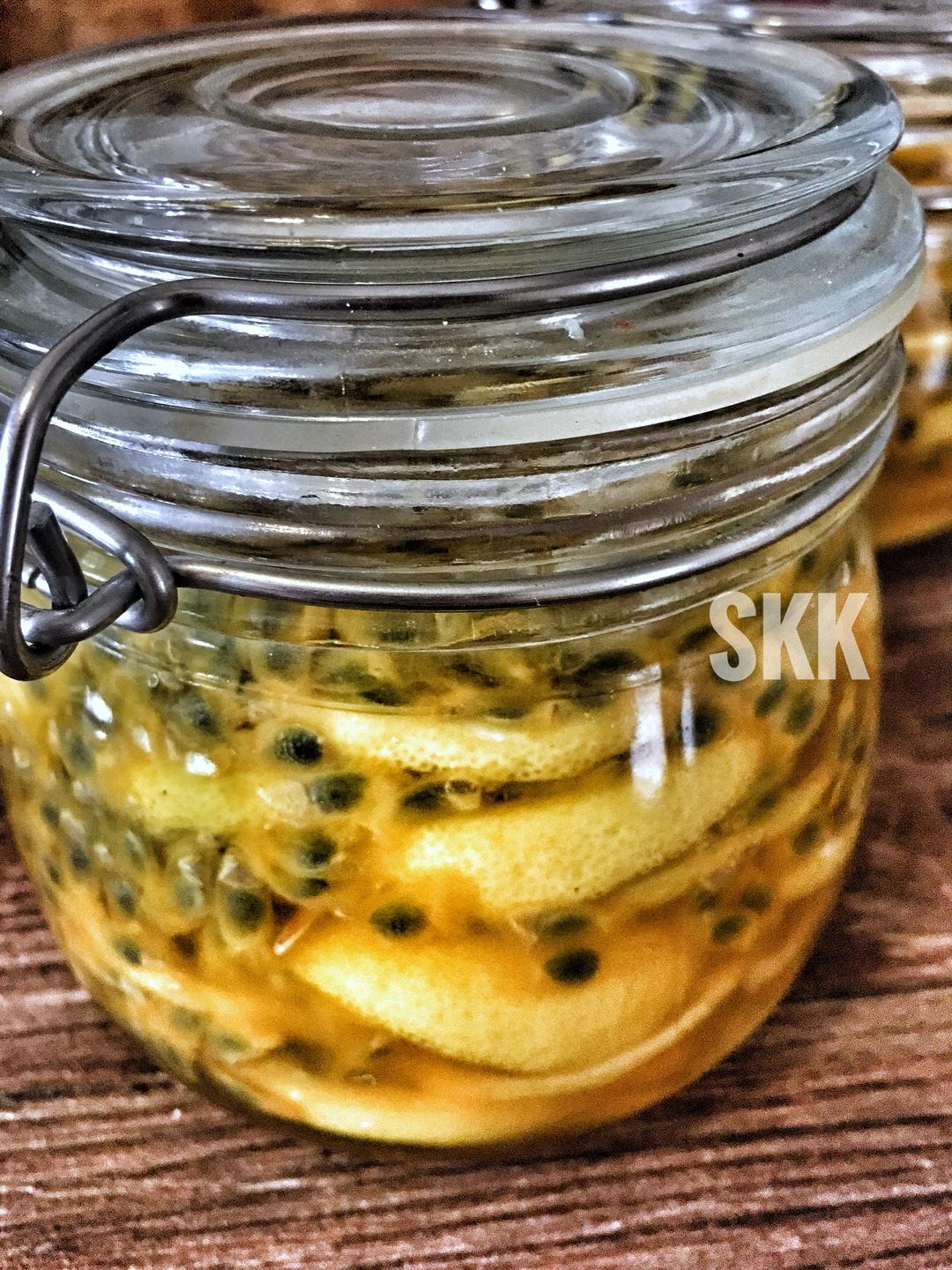 【咔咔·食谱】柠檬百香果蜜的做法