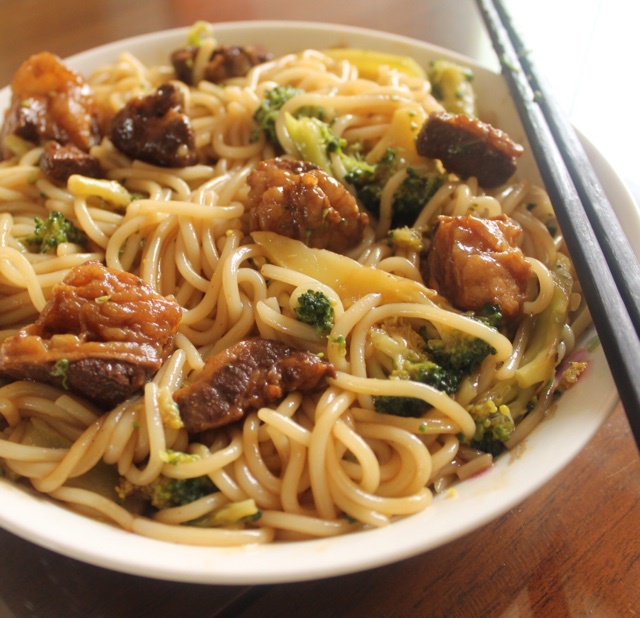 夏天天天天天做的牛肉炒米线