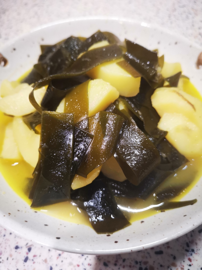 砂锅海带炖土豆的做法