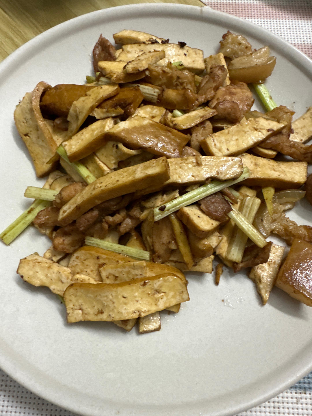 香干肉丝炒芹菜
