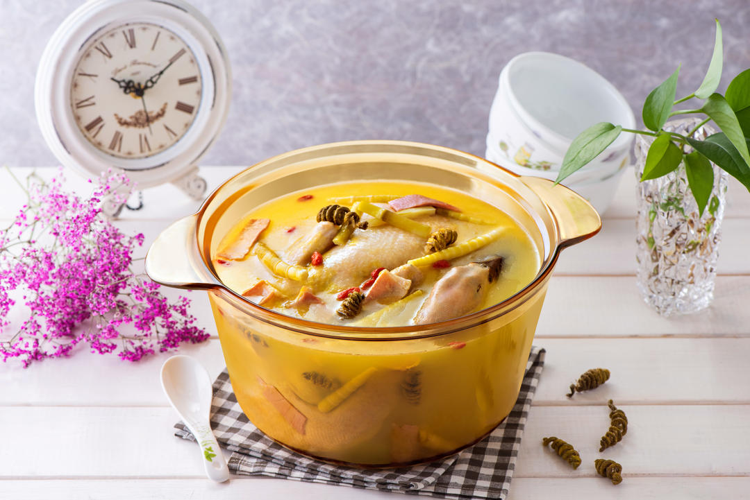 简单炖出养生汤煲——枫斗老鸭扁尖汤