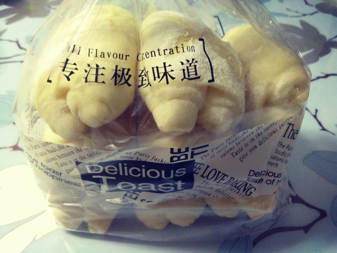 软到不知所措的牛奶卷面包