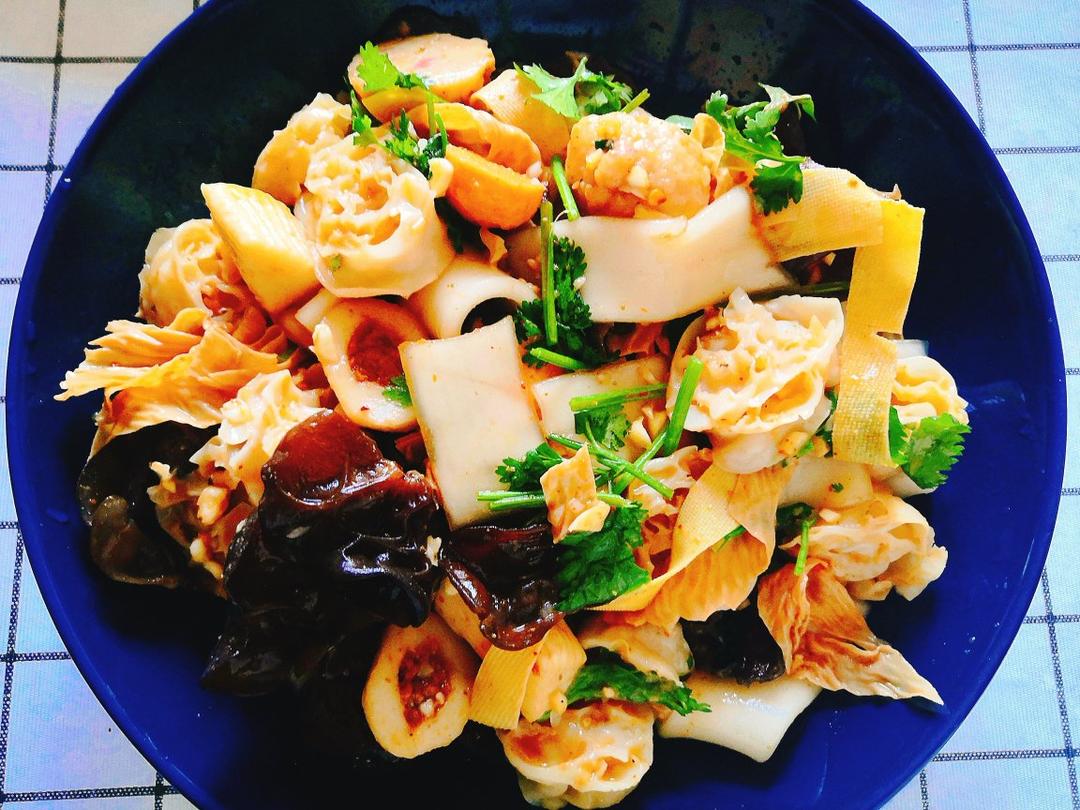 比麻辣烫好吃百倍的麻辣拌，浓郁鲜香麻辣又上瘾