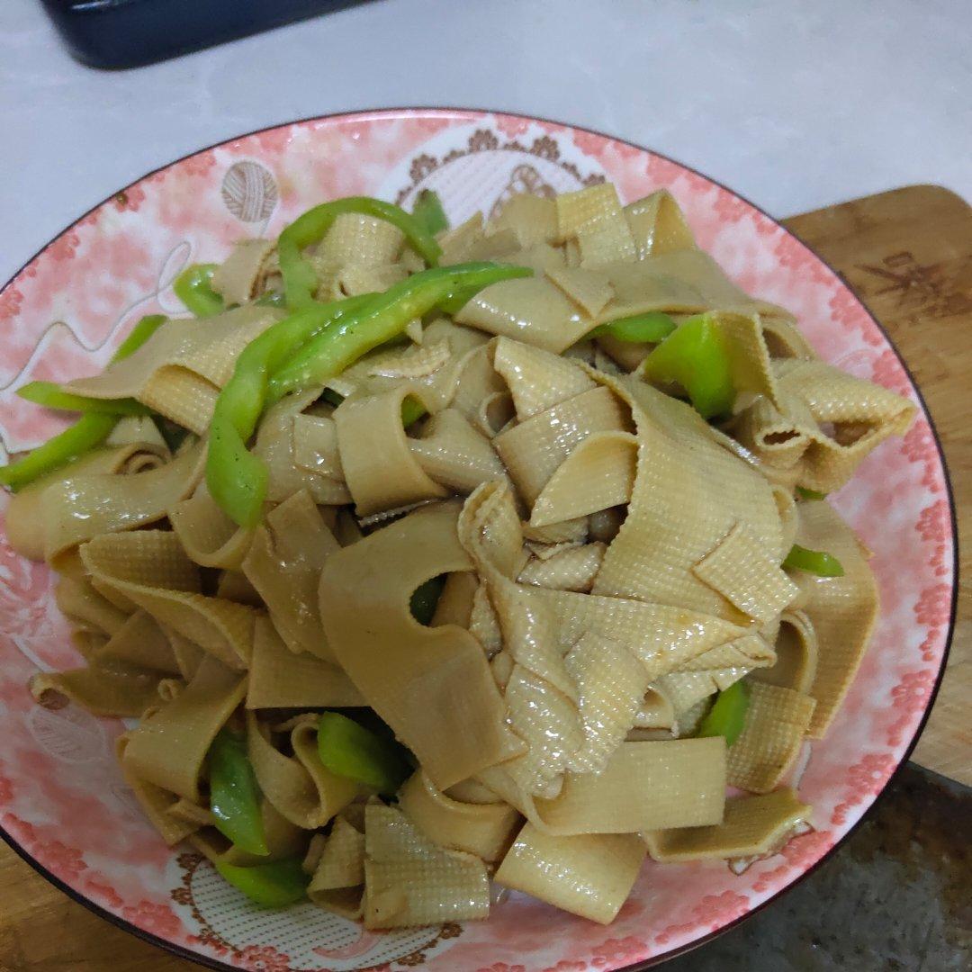 青椒炒豆皮
